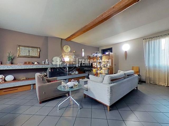 Appartamento in vendita di 140 m² in Via XXV Aprile, 32