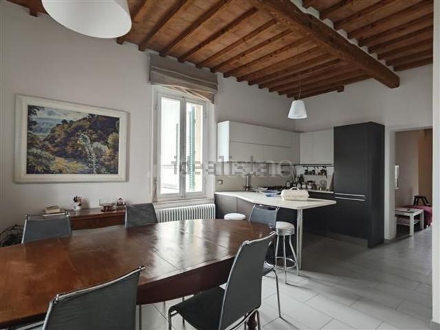 Appartamento in vendita di 140 m² in Viale Camillo Benso di Cavour