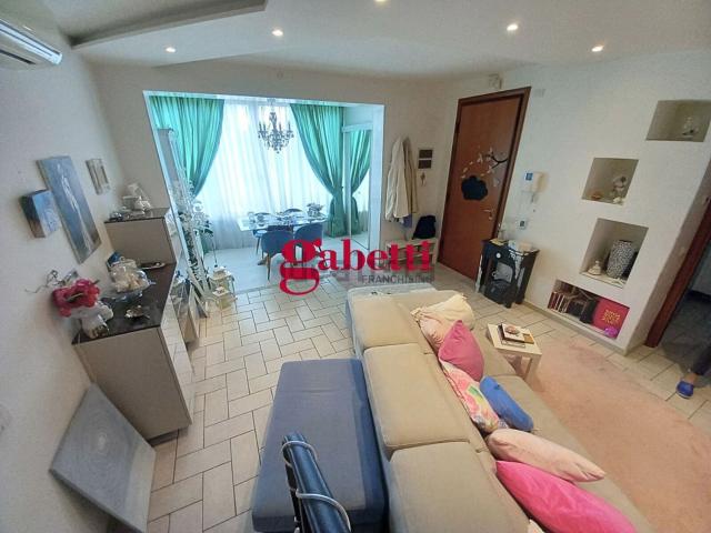 Appartamento in vendita di 140 m² in Viale Cernobbio