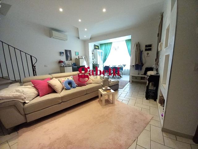 Appartamento in vendita di 140 m² in Viale Cernobbio