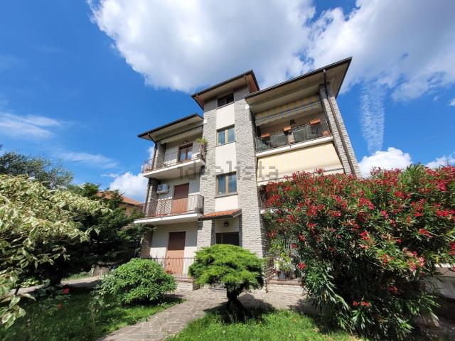 Appartamento in vendita di 140 m² in Viale dei Pioppi, 136