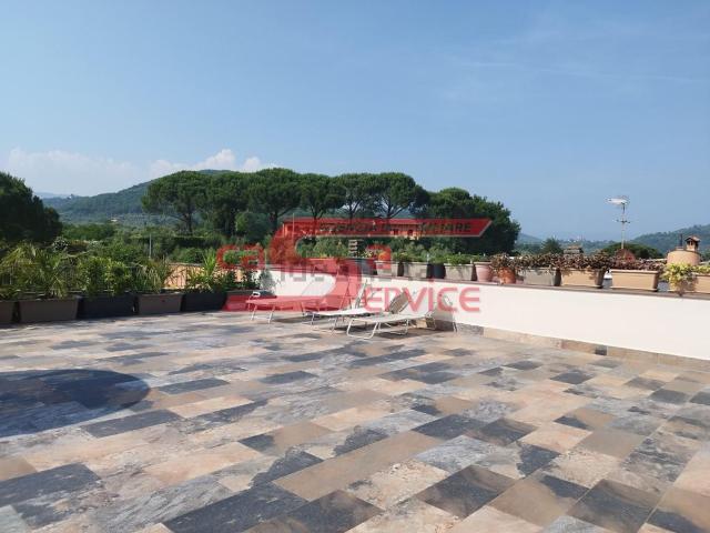 Appartamento in vendita di 140 m² in Viale del Vergaiolo, 1