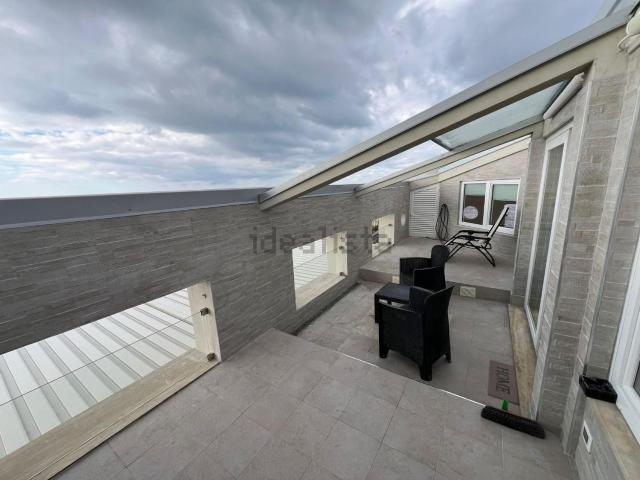 Appartamento in vendita di 140 m² in Viale della Vittoria, 57023