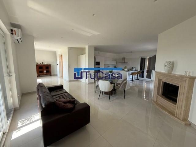 Appartamento in vendita di 140 m² in Viale della Libertà