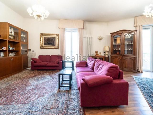 Appartamento in vendita di 140 m² in Viale Emilio Caldara, 31