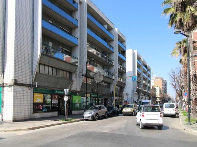 Appartamento in vendita di 140 m² in Viale Giovanni Bovio, 79