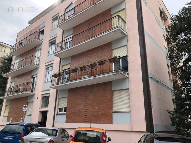 Appartamento in vendita di 140 m² in Viale Medaglie D&apos Oro, 25