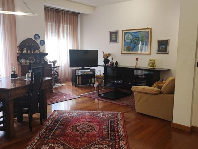Appartamento in vendita di 140 m² in Viale Monsignor Secondo Bologna