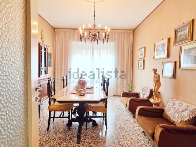 Appartamento in vendita di 140 m² in Viale Pio XII, 95