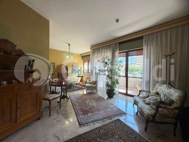Appartamento in vendita di 140 m² in Viale Regione Siciliana, 4468