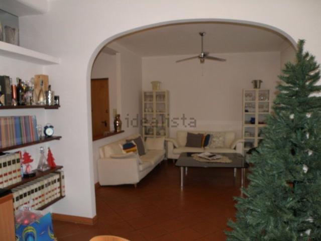 Appartamento in vendita di 140 m² in Viale Stazione, Massa, MS