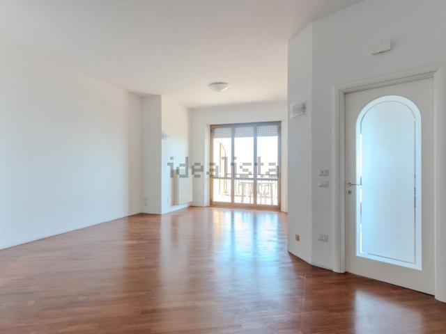 Appartamento in vendita di 140 m² in Contrada Marina