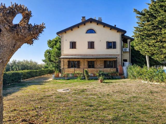 Appartamento in vendita di 140 m² in Contrada Petrella