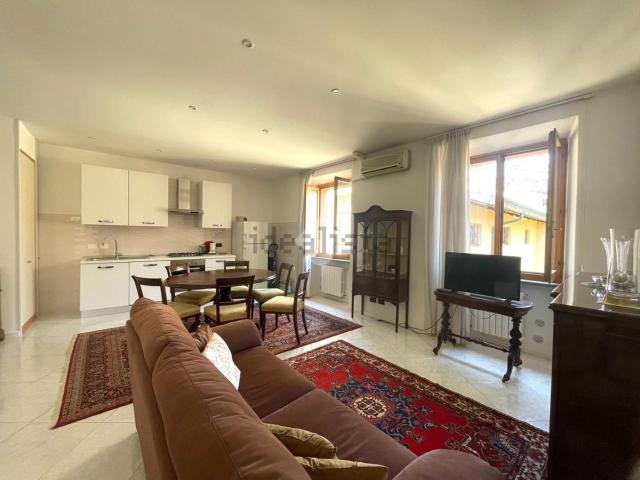 Appartamento in vendita di 140 m² in Corso d&apos Augusto