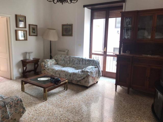 Appartamento in vendita di 140 m² in Corso Lucilio, 141