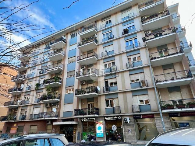 Appartamento in vendita di 140 m² in Corso Luigi Fera, 180