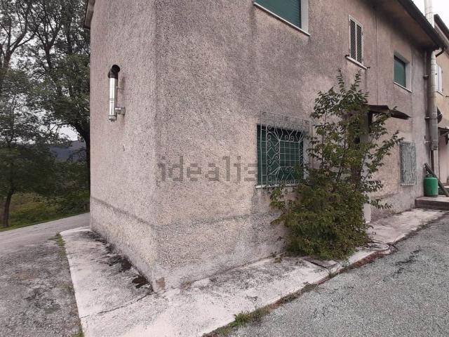 Appartamento in vendita di 140 m² in Frazione San Crescentino