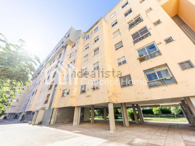 Appartamento in vendita di 140 m² in Largo Valerio Bacigalupo, 32