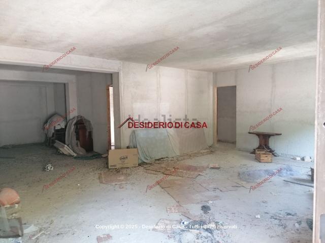 Appartamento in vendita di 140 m² in Piazza Barone Turrisi