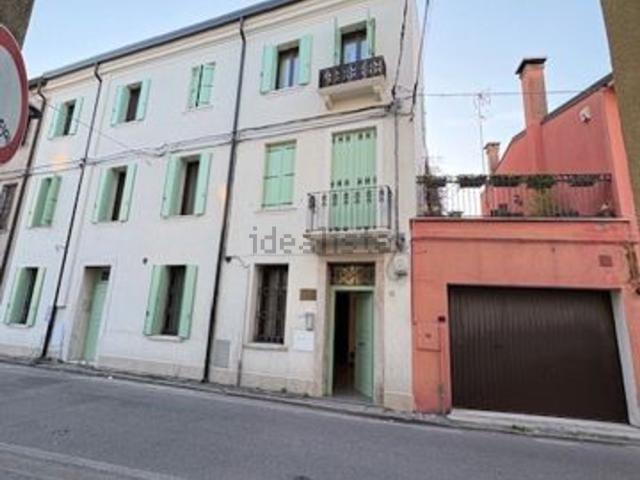 Appartamento in vendita di 140 m² in Piazza Giuseppe Garibaldi