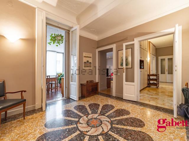 Appartamento in vendita di 140 m² in Piazza Irnerio, 2