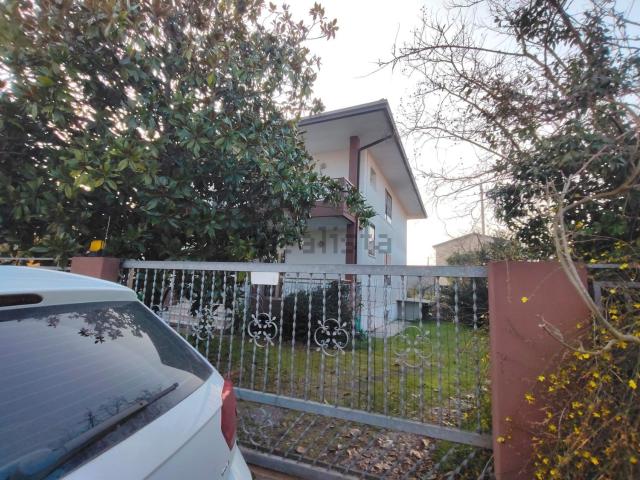 Appartamento in vendita di 140 m² in Piazza Martiri della Libertà, 3