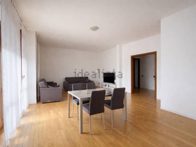 Appartamento in vendita di 140 m² in Piazza Ventisei Maggio, 5