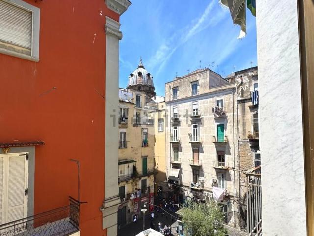 Appartamento in vendita di 140 m² in Piazzetta Sedil Capuano, 240