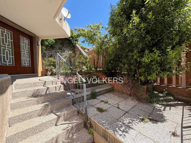 Appartamento in vendita di 140 m² in Salita di Gretta, 9
