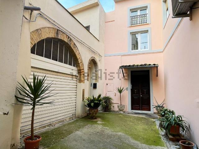 Appartamento in vendita di 140 m² in Strada de&apos  Frentani