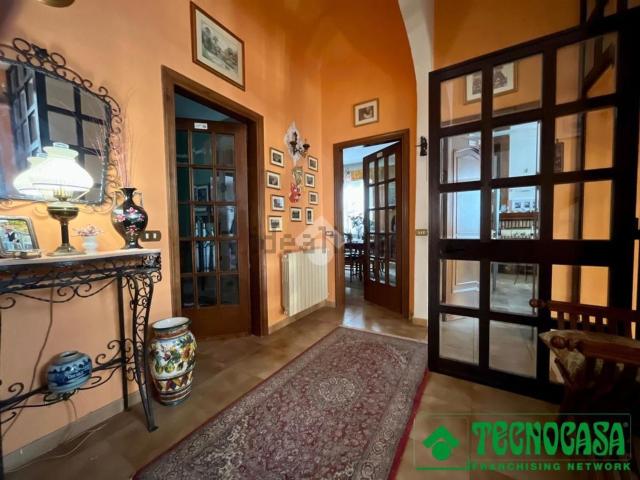 Appartamento in vendita di 140 m² in Strada Statale 1, 264