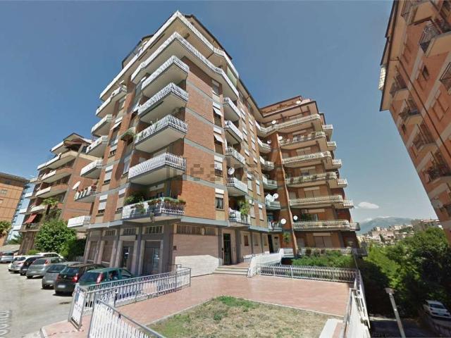 Appartamento in vendita di 141 m² in Via Cosenza, 1