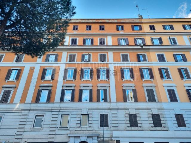 Appartamento in vendita di 141 m² in Via Appia Nuova, 66