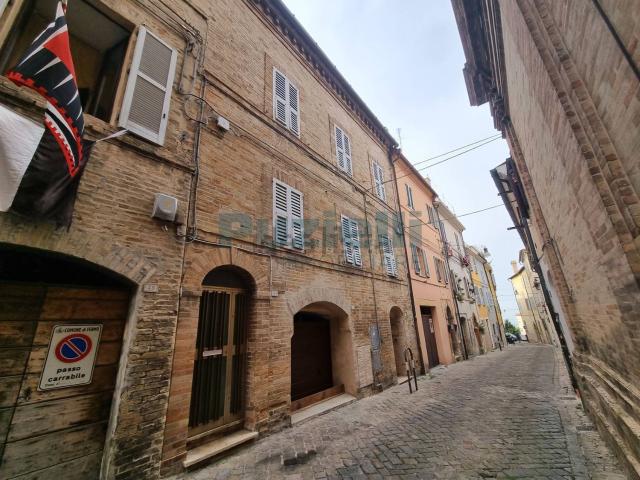 Appartamento in vendita di 141 m² in Via Garibaldi, 50