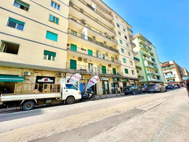 Appartamento in vendita di 141 m² in Via Giacomo Leopardi, 203