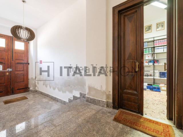 Appartamento in vendita di 141 m² in Via Dante Alighieri, 46