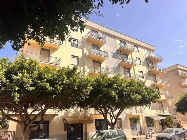 Appartamento in vendita di 141 m² in Via delle Azalee, 68