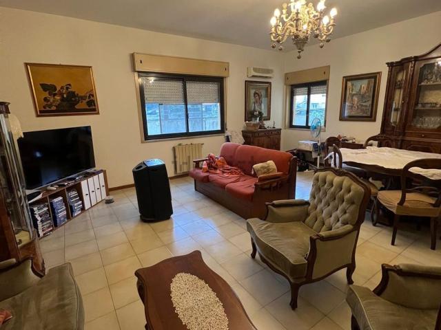 Appartamento in vendita di 141 m² in Via Fosse Ardeatine, 4