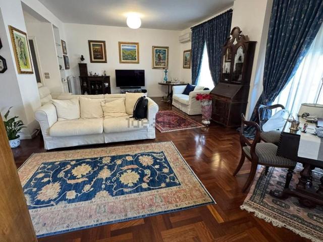 Appartamento in vendita di 141 m² in Via Leonardo da Vinci