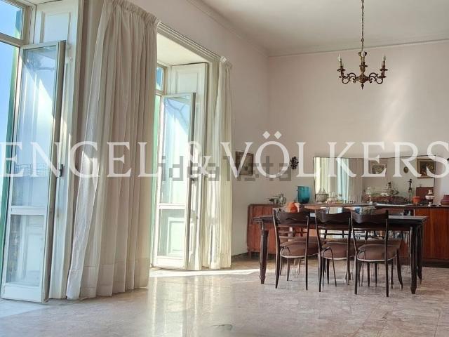 Appartamento in vendita di 141 m² in Via Luigia Sanfelice, 79