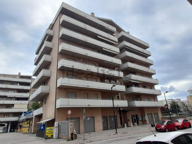 Appartamento in vendita di 141 m² in Via Socrate