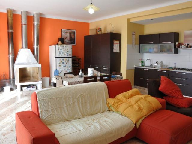 Appartamento in vendita di 141 m² in Via San Donato