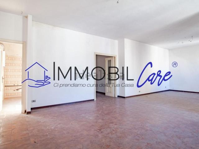 Appartamento in vendita di 141 m² in Via Sant&apos Omobono, 39