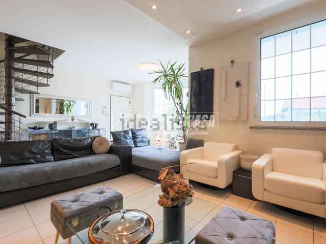 Appartamento in vendita di 141 m² in Via Pozzo Castello