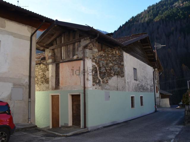 Appartamento in vendita di 141 m² in Via Raffaei Caoria