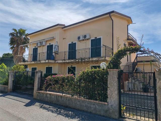 Appartamento in vendita di 141 m² in Via Riviera Azzurra