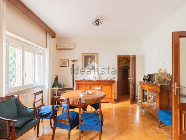 Appartamento in vendita di 141 m² in Viale delle Medaglie d&apos Oro, 285