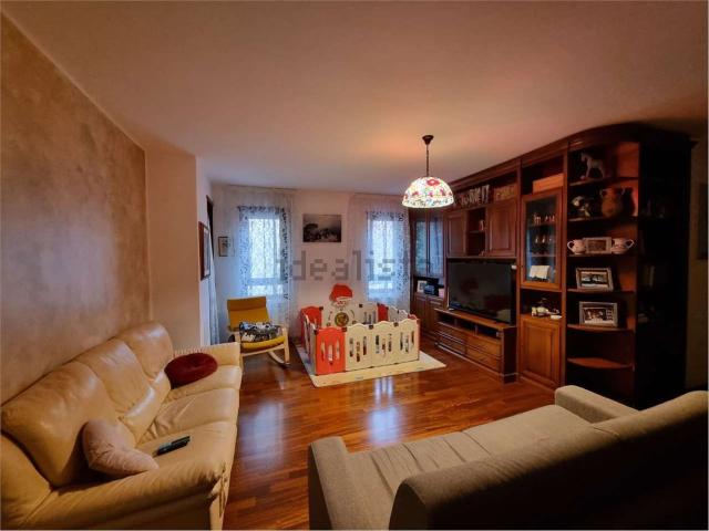 Appartamento in vendita di 141 m² in Viale Marche, 25