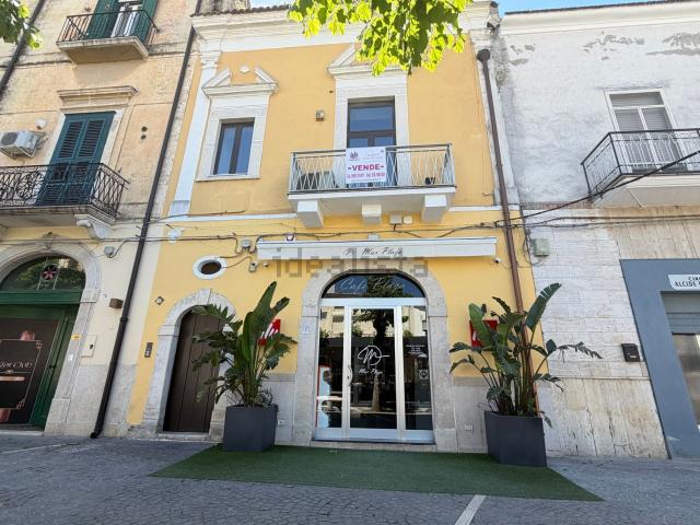Appartamento in vendita di 141 m² in Corso Umberto I, 76