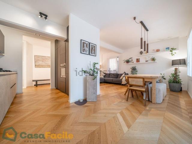 Appartamento in vendita di 141 m² in Corso c.b. Cavour, 76